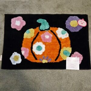 Betsey Johnson Halloween Pumpkin With Flowers Bath Rug 20x30 NWT